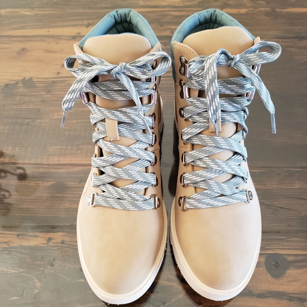 Jolimall chukka boots  (NWOT)